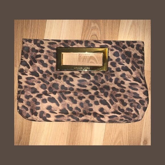 Michael Kors Leopard Print Clutch Michael Kors Leopard Print Clutch Michael Kors - Picture 1 of 8